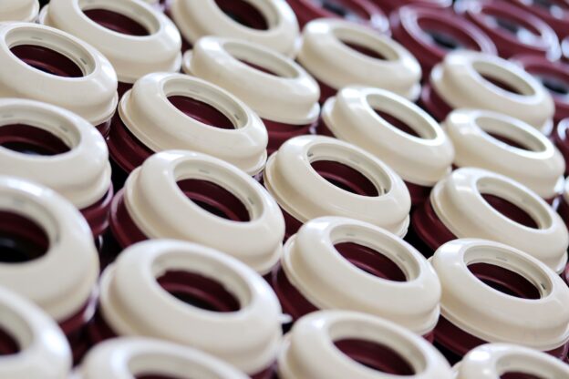 Materiais flexíveis industriais em borracha, silicone e poliuretano utilizados em peças técnicas para vedação e proteção mecânica